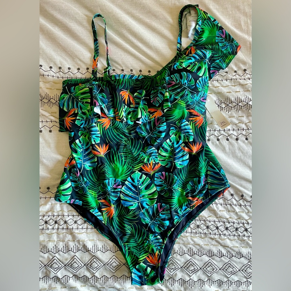 NWT Cacelin Plus Palms in Paradise Ruffle Swimsuit